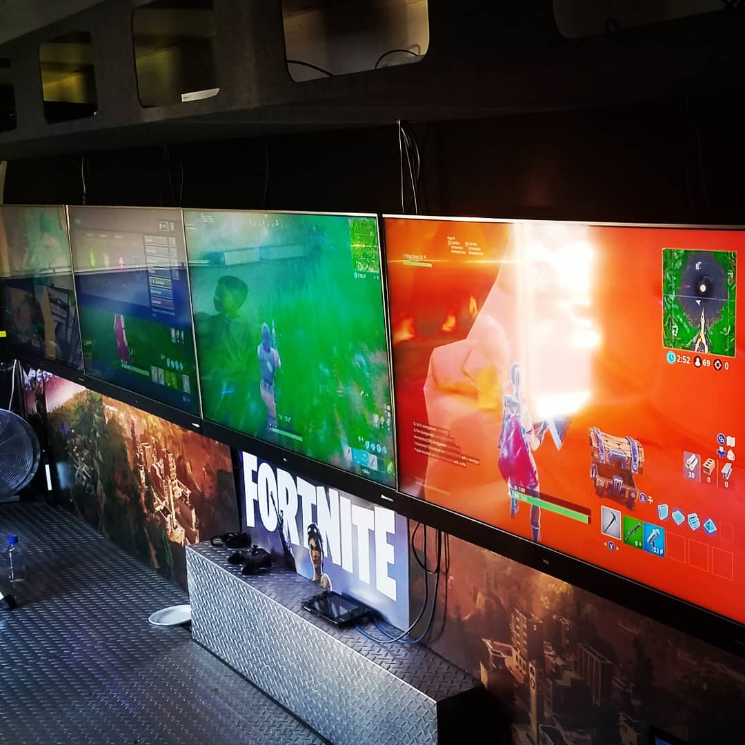 PingZeroNZ's tweet photo. Friday night Fortnite anyone? Another busy weekend for Ping Zero Events!
#fortnite #iatea #pingzerotrailer @LogitechG_ANZ @ASTROGaming @craltech https://t.co/KsZJFtZOrX