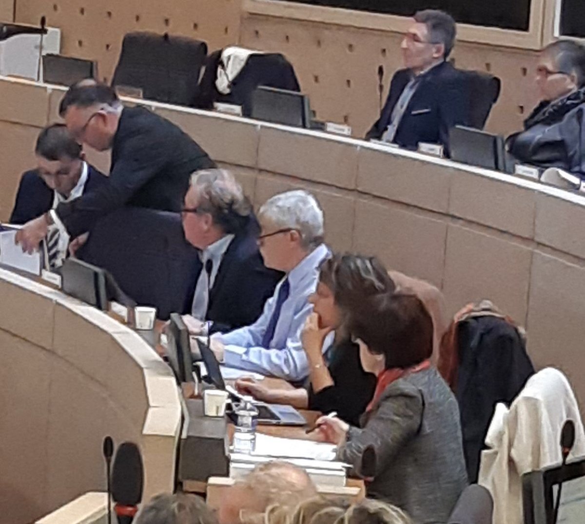 MedefPDL's tweet photo. Les mandataires @MedefPDL au @ceserPDL concentrés à l’écoute du rapporteur de la contribution #GrandDebat cc @MEDEF44 @MedefSarthe @Medef53 @MEDEFAnjou @medefcholetais @MEDEFVENDEE https://t.co/vVEiE0CEh2