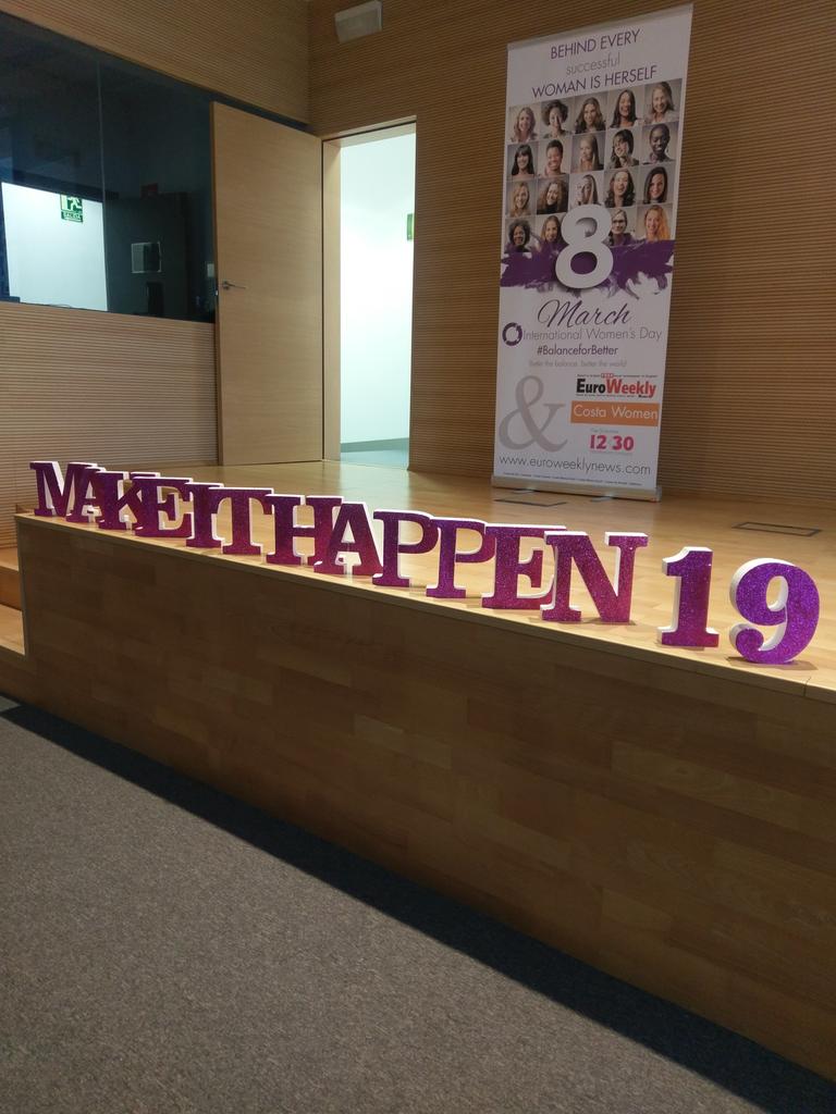 Minal2804's tweet photo. Getting ready to kick off at the #MakeItHappen19 conference. #IWD2019 https://t.co/lpvTgdIXbf
