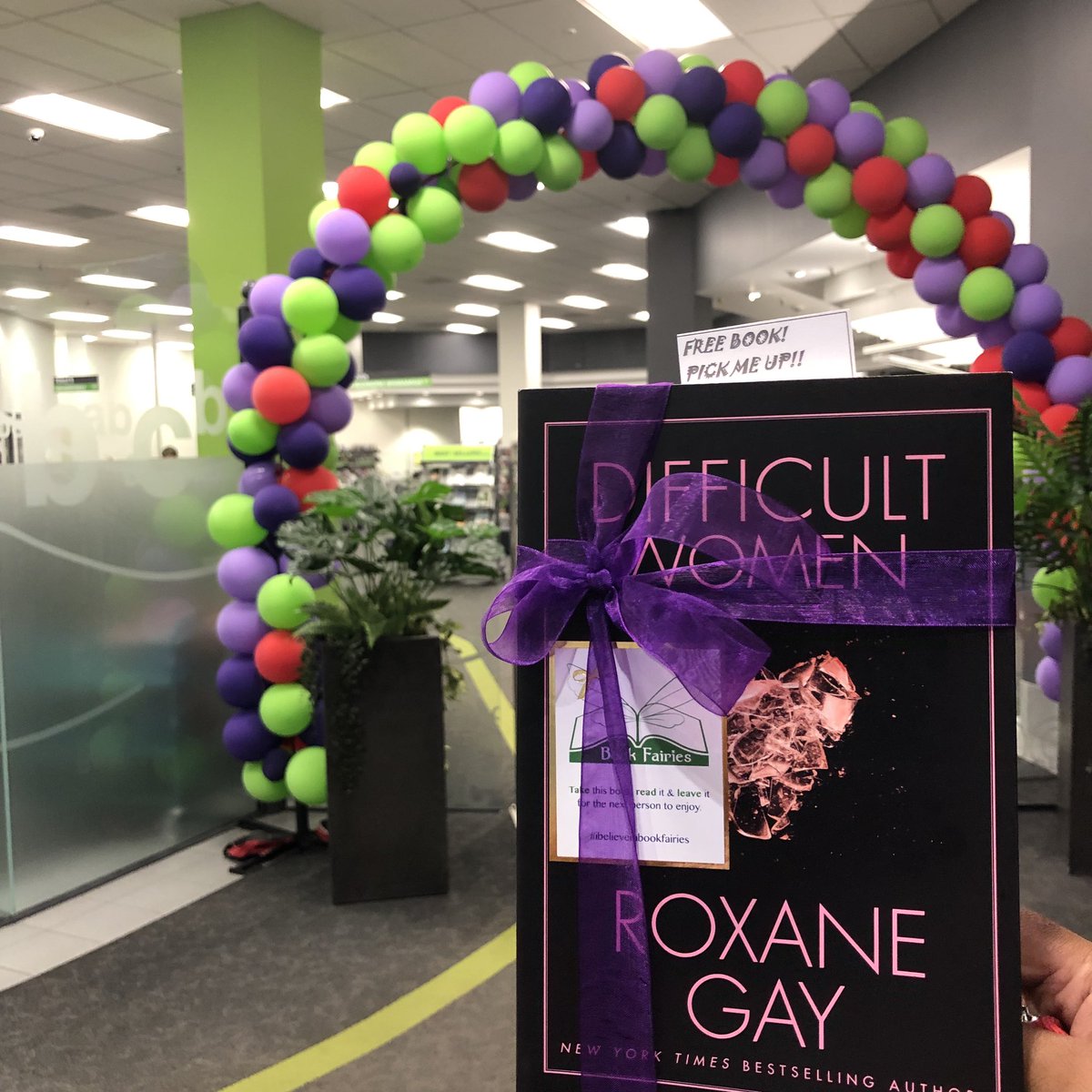 Happy International Woman’s Day, Hamilton! Hope you found @rgay, @MargaretAtwood and @clementine_ford while out and about in the city today. #iwdbookfairies #bookfairybirthday @HachetteNZ @AllenAndUnwinNZ