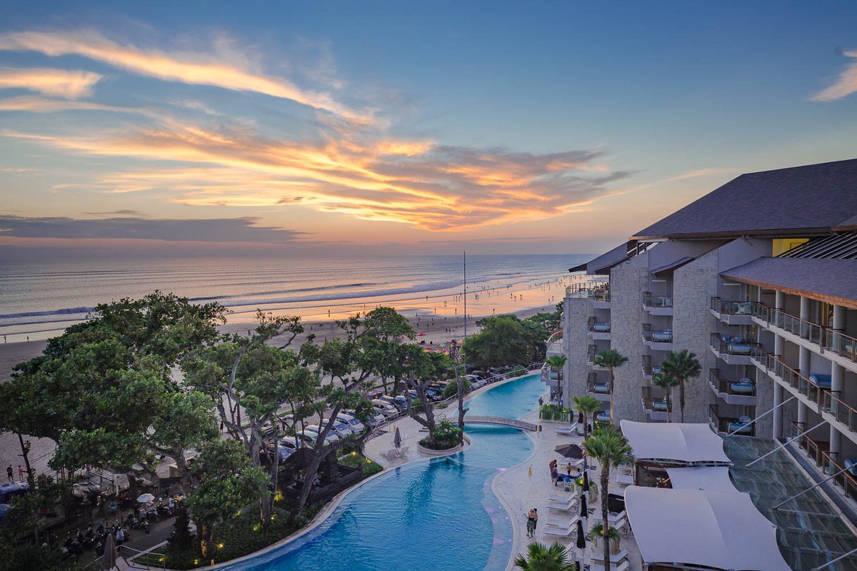 Rooftop Sunset Bar tweet media