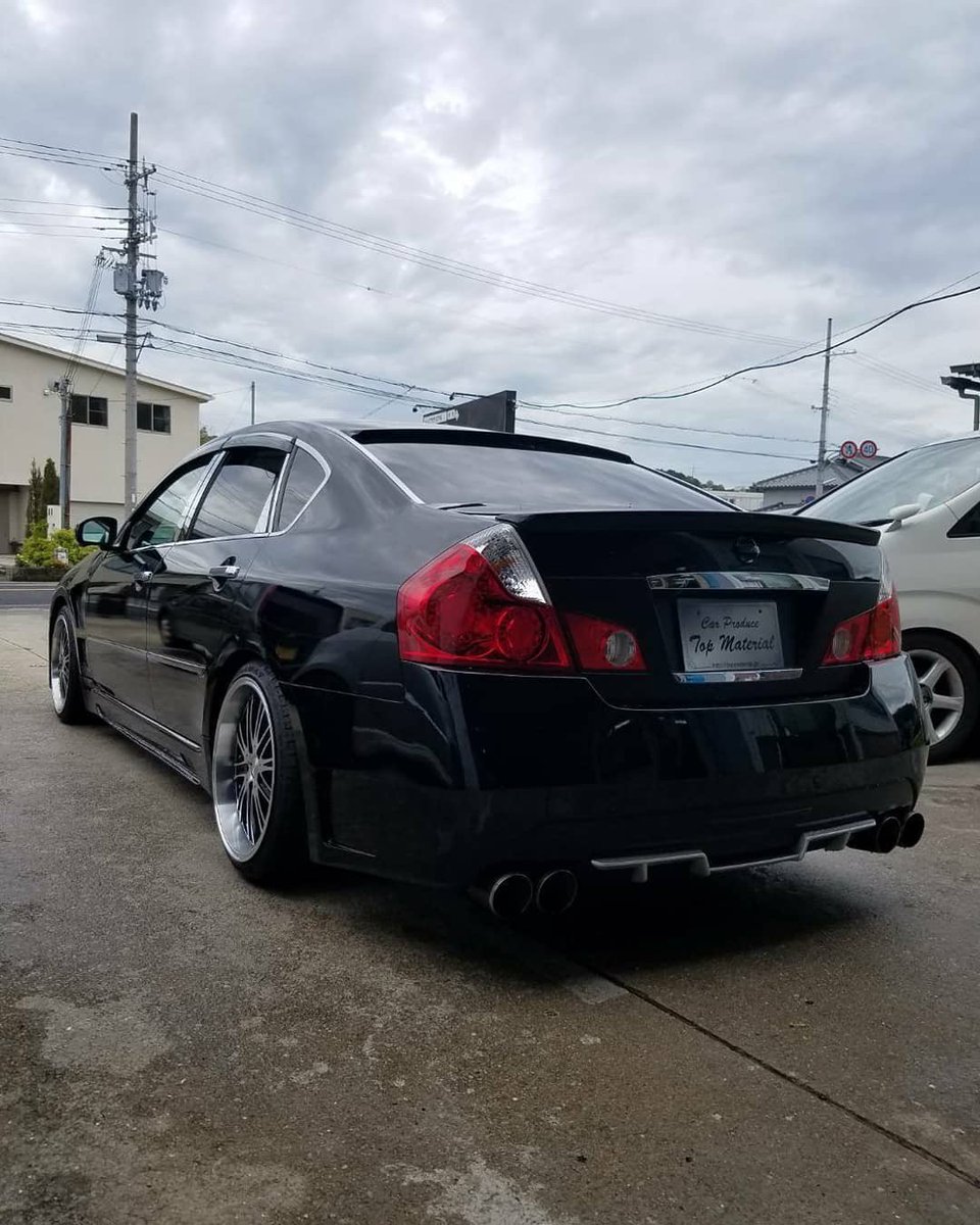 mytrend2017's tweet photo. カスタムカー、VIPカー専門トップマテリアル本店より先日ご納車させて頂きました、兵庫県S様フーガ★J-UNITエアロ、車高調、新品19インチアルミ、マフラー、ヘッドライト加工等でバッチリ決まった１台です(^O^)
この度はご成約、誠に有り難うございました♪
#topmaterial
#トップマテリアル
#フーガ https://t.co/Q3WgwNs9sQ