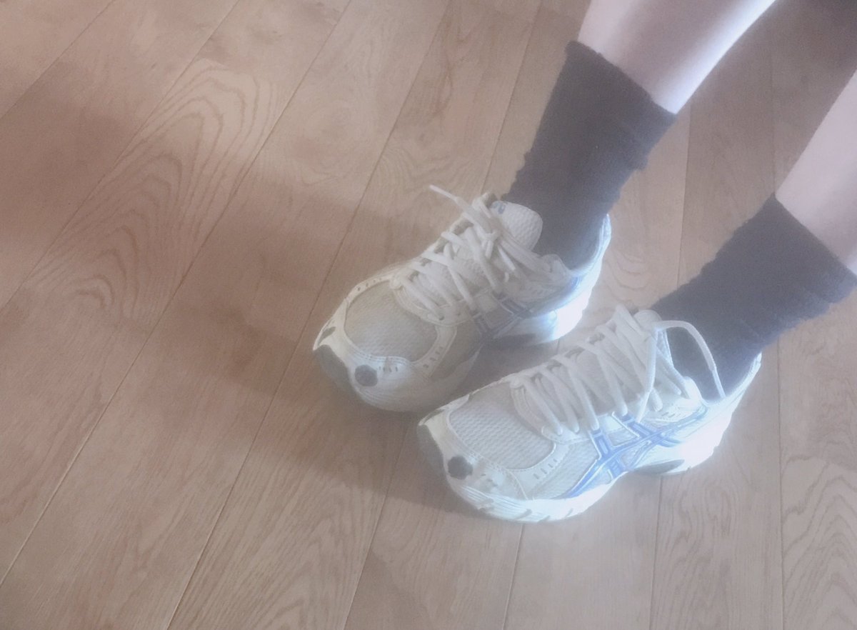 hhh_______01's tweet photo. 郵送のみで部活で使ってたグラウンドシューズ売ります👟（塗りつぶしてあるのは名前のところです）
¥10000+送料.手数料
#靴 #靴売ります #部活シューズ #部活シューズ売ります #グラウンドシューズ #グラウンドシューズ売ります https://t.co/u4mnhwJWXF