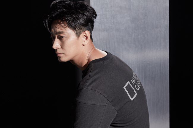 옷거꾸로입은줄알랐네 악악아강ㄱ잘생겼다
