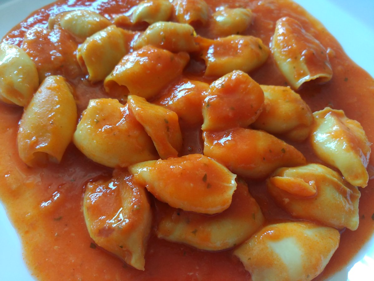 AVICOLAserlluis's tweet image. PLAT DEL DIA:
~ calamarcets en salsa ~
#calamarcets #menjarcasola #comfetacasa #AvicolaSerlluis #Terrassa