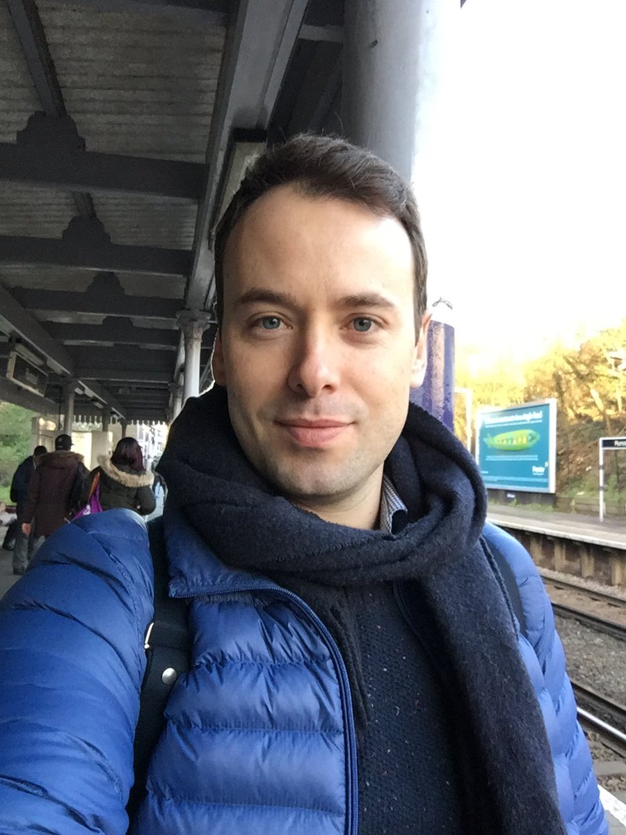 JulianFrot's tweet photo. Wearing blue @CernerUK to celebrate #WomensDay - to fairness and equality in the workplace. https://t.co/ANjQXyk2lE