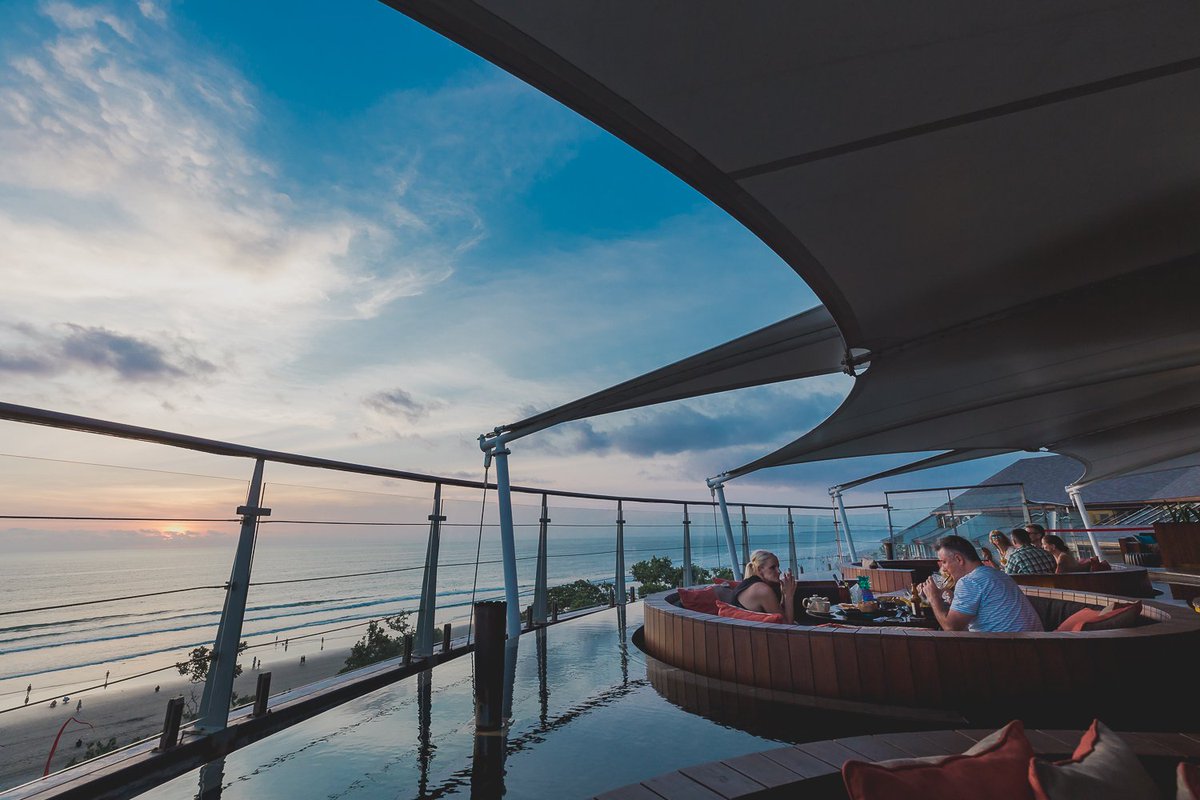 Rooftop Sunset Bar tweet media