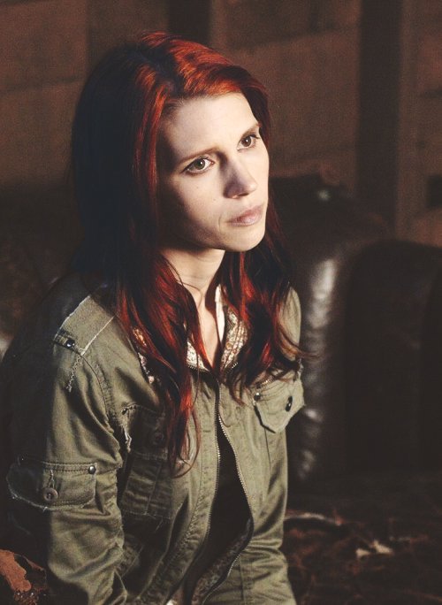 FallcnAnna's tweet image. Staring off into space is somewhat... relaxing.