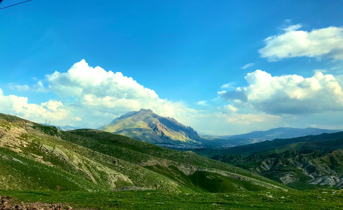 SarahMarshUK's tweet photo. Always ❤️ trips to #Slemani especially passing my namesake şaxî Sarah on a sunny day ☀️ - zor jwana! Thanks #SuliForum19 for having us https://t.co/dSRUnAB3Hz