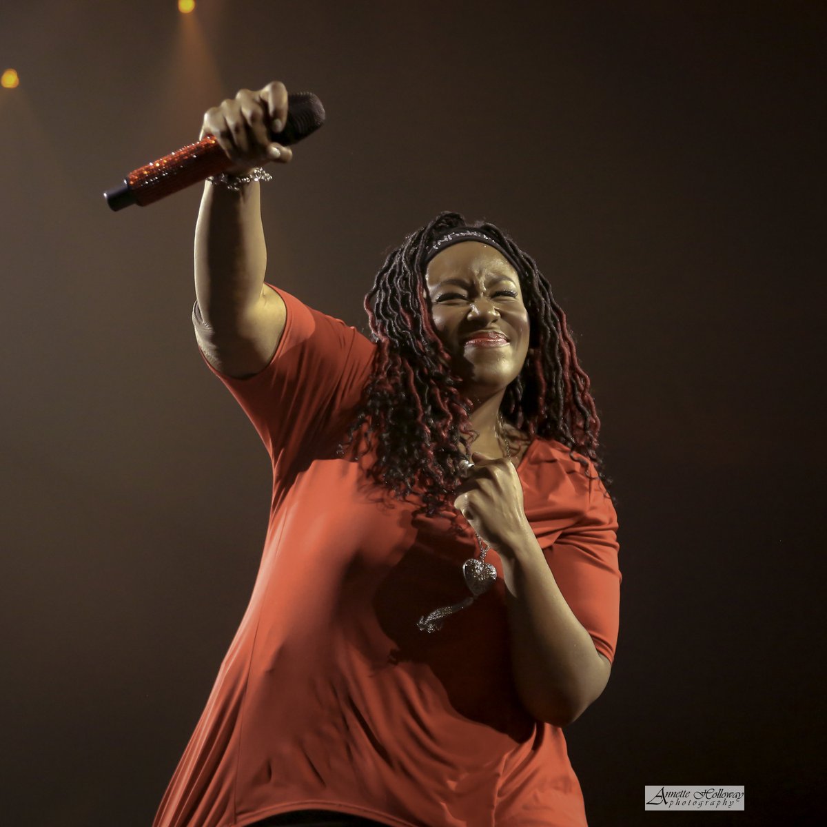 AnnetteHolloway's tweet photo. .@MandisaOfficial on @WinterJamTour !! πππ
πΈ@AnnetteHolloway
#mandisa #ahmandisa #disa #winterjam #jamtour #winterjam2019 #winterjamtour #ahwinterjam #overcomer #AmericanIdol https://t.co/vFCaNgk4Bp