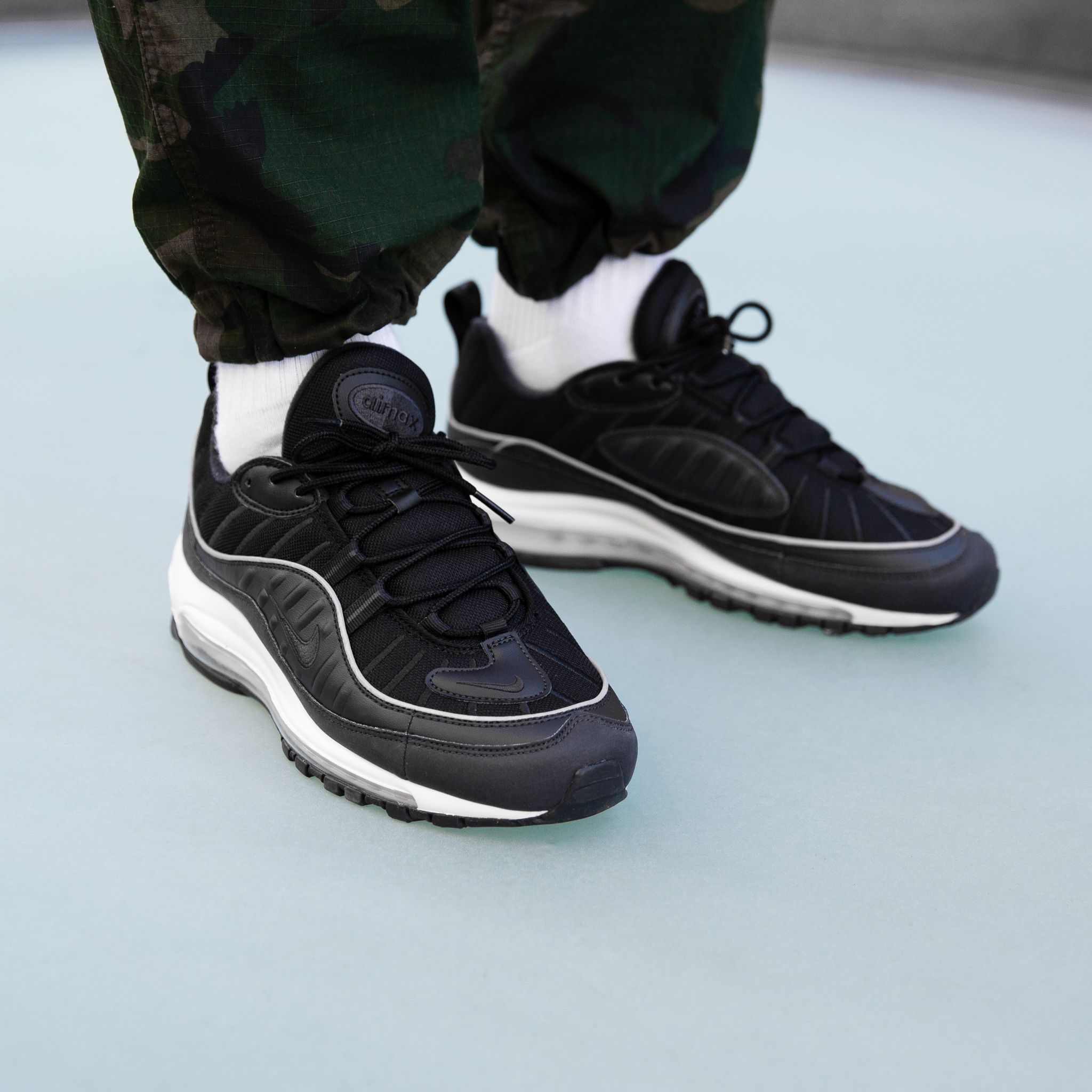 air max 98 oil grey on feet