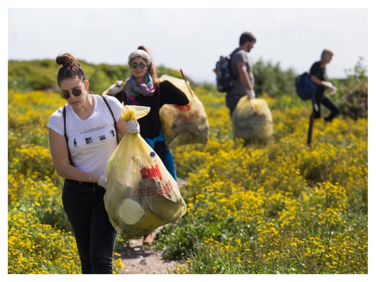 In 2019, PETCO pledges to keep SA litter free by sponsoring bags as well as health and safety equipment for 150+ beach and railway cleanups. We’re glad to do this in tandem with our partner, <a href="/BloubergBC/">CapeTownBeachCleanup</a>! <a href="/GovernmentZA/">South African Government</a> <a href="/GCISMedia/">GCIS Media Liaison</a>
#GoodGreenDeeds #PETCOPledge