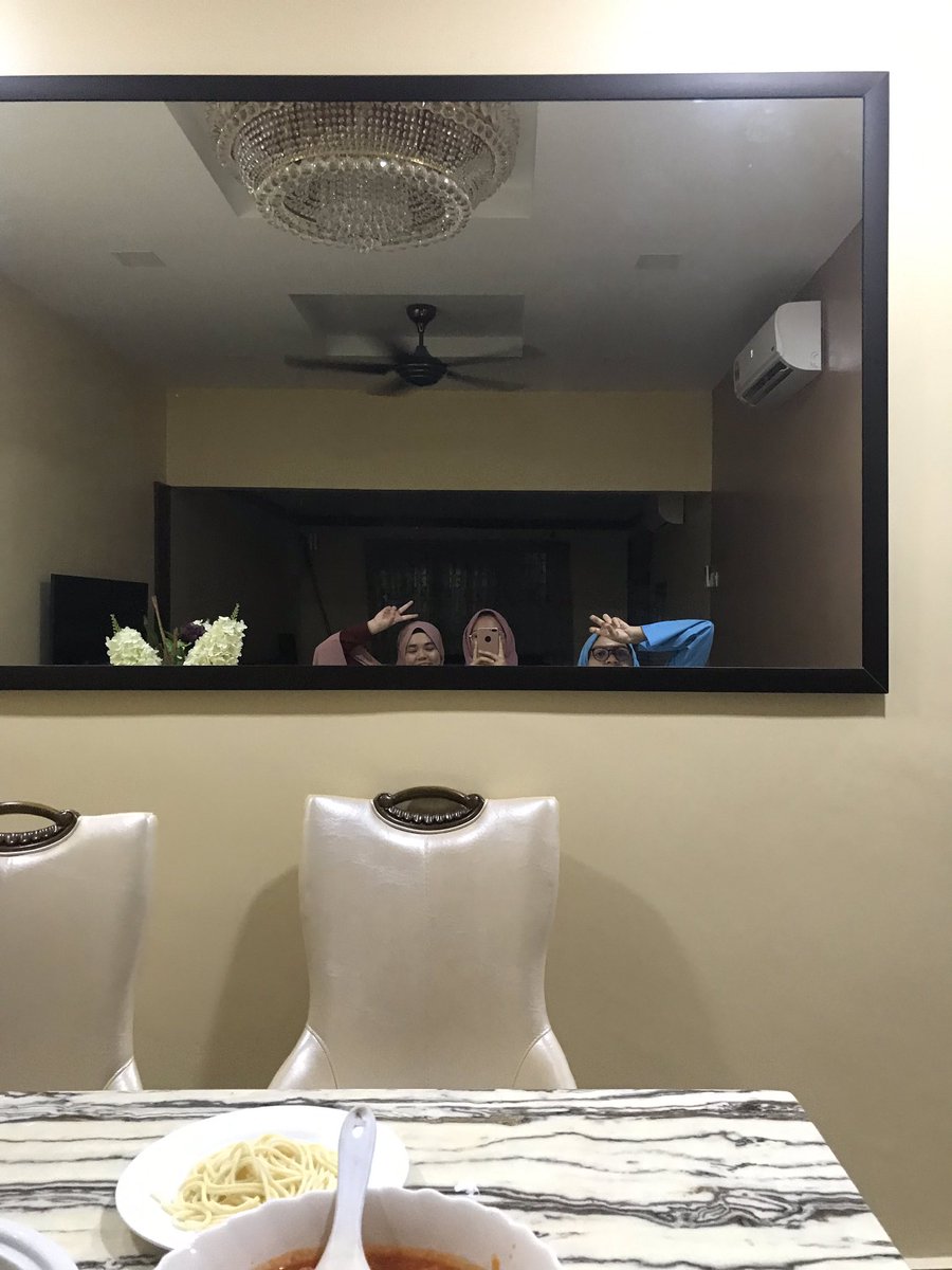 pwincessbyun's tweet photo. dinner at @kakakjongin_ ‘s house 😝😝😝😝 ❤️❤️❤️❤️❤️ https://t.co/MWI6DNRoR1