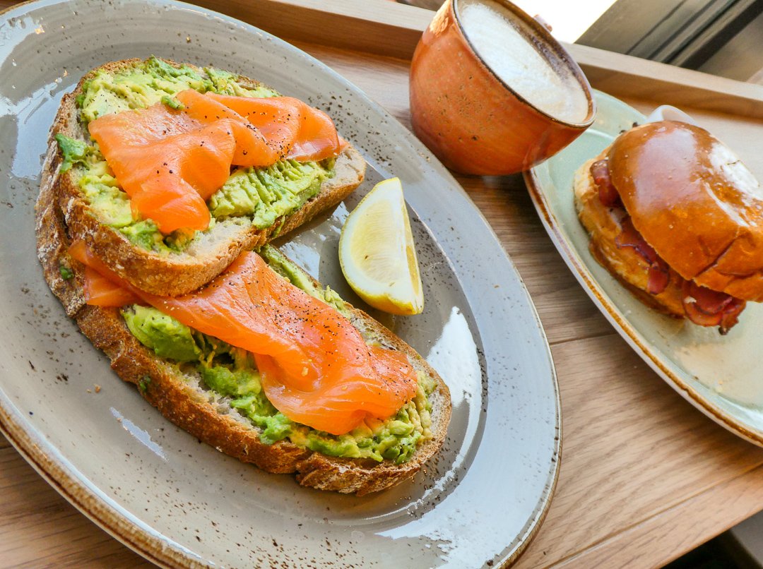 TGIF! - Friday calls for brunch dates! Our lovely avo on toast is currently £8 at (St Christopher's Place) @SCP_London with a regular hot drink, be sure to pop in if you're shopping on Oxford Street this weekend 😉😍

#Brunch #Weekend #Avocado #BreakfastLondon #TGIF #BrunchLondon