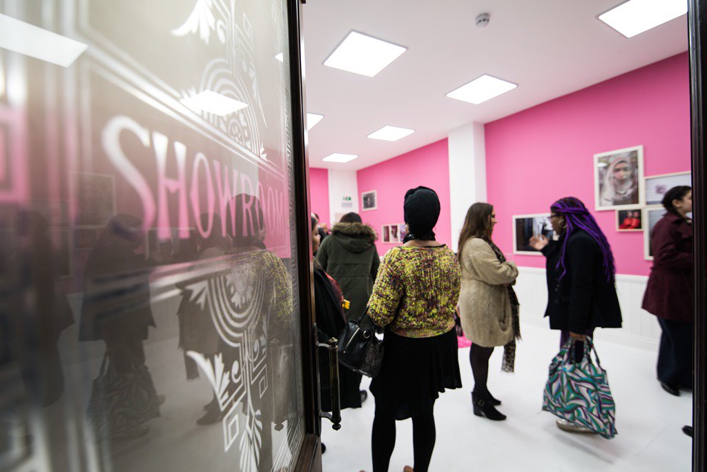 Are you coming to the special late-opening of "The Changing Room" photography project tonight? Fri 8 Mar, 6.30pm-8.30pm at Storefront, Bute Street. Meet the photographer Catrine Val and Curator Matthew Shaul. <a href="/departureluton/">Departure Lounge Gallery</a> #IWD2019 #Luton  ow.ly/5cne30nYec5