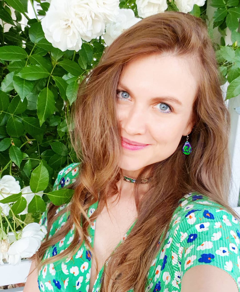 Kadının sosyal, kültürel, ekonomik, bilimsel, sanatsal ve daha birçok alandaki yerini yeniden tanımlayan, güçlü duruşlarıyla bize ilham veren tüm özel ve güzel kadınlara çok teşekkür ederim... 💗👩🏻‍⚕️👩🏼‍🚀💃🏼⛹🏼‍♀️👩‍🌾🧗‍♂️👩🏻‍🔧🤱🏻👩🏼‍🔬👩🏿‍🎤👵🏻👩🏼‍✈️👩🏽‍🚒🧕🏻👩🏻‍🎨👷‍♀️💗
#8MartDünyaKadınlarGünü instagram.com/p/Buv5nbXA_S1/