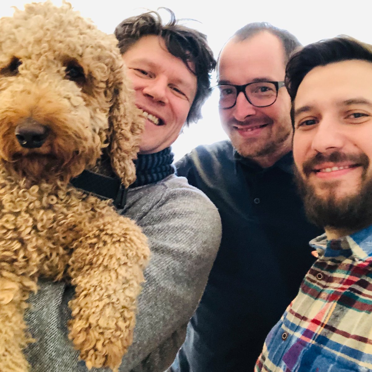 Eigentlich ist für uns jeder Tag #Weltfrauentag. Und Weltmännertag. Aber da heute offizieller Weltfrauentag ist, hier ein paar Worte von uns Männern an unsere Kolleginnen:
„Schön, dass es Euch gibt. Sonst hätten wir nur 33 Prozent unseres Agentur-Know-hows.“ Eure Kollegen.