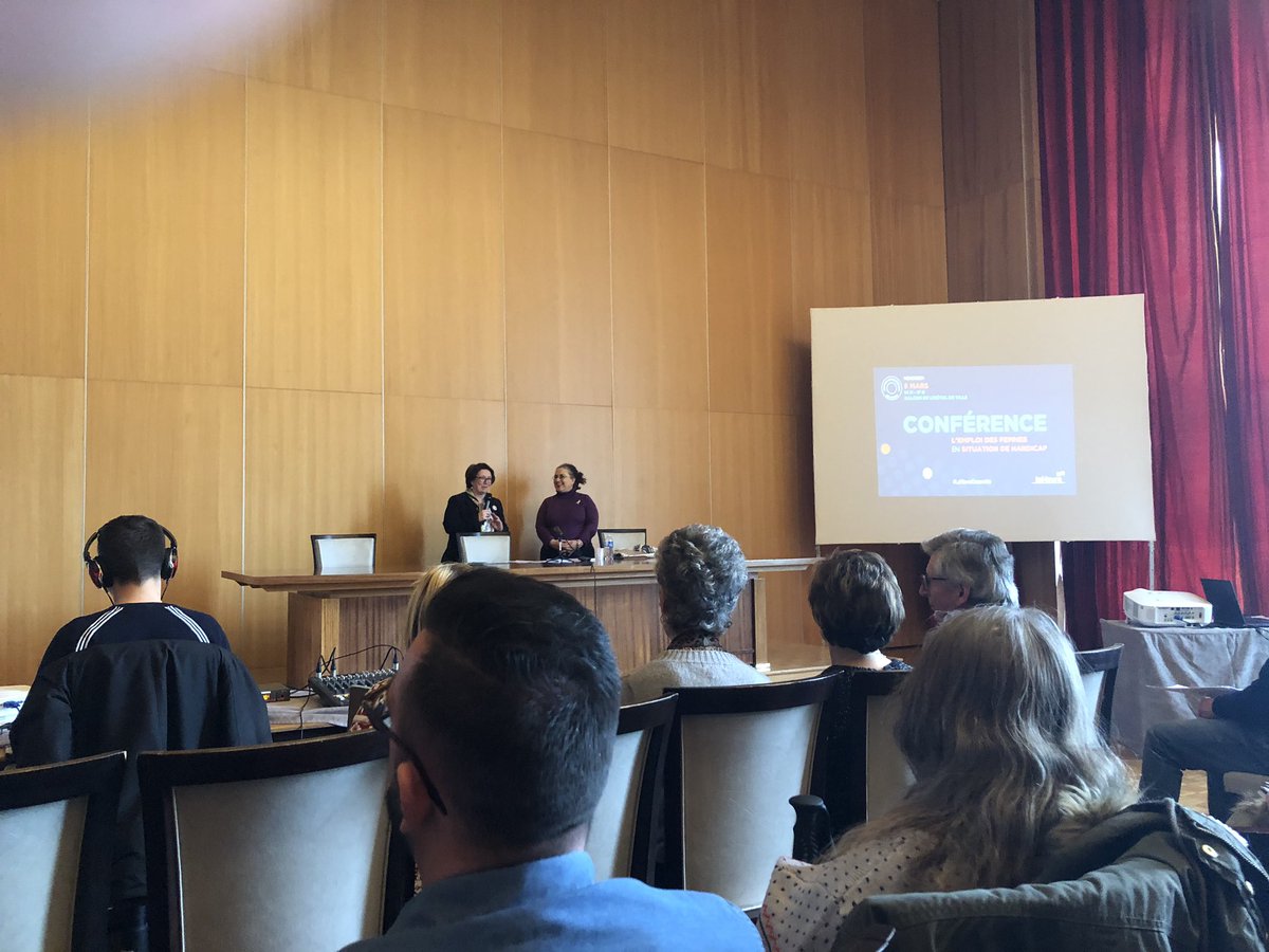Conférence sur l’#emploi des #femmes en situation de #Handicap dans les salons de l’hôtel de ville de <a href="/LH_LeHavre/">Le Havre</a>, dans le cadre de la #JourneeDeLaFemme.
S. Gohier, adjointe au Handicap, introduit l’après midi, avant l’intervention de <a href="/FDFA_Contact/">FDFA</a>