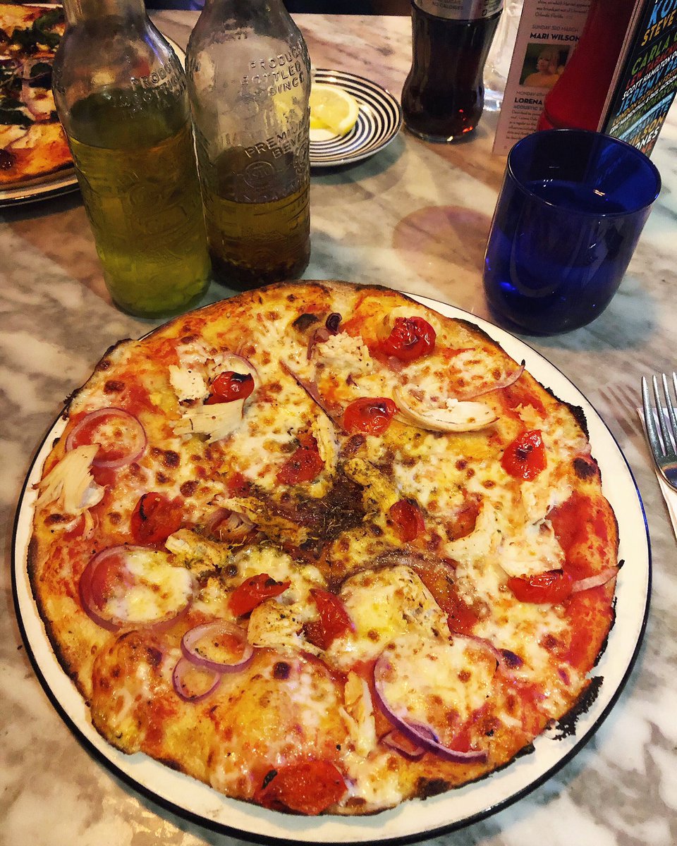 SarahChu's tweet image. Feeling like a pizza kinda day... 🍕 @PizzaExpress 
#pizza #PolloadAstra #Chicken #Peppadew #peppers #redonion #mozzarella #tomato #Cajun #spices #lunch #tgif #yum #chillioil #food #foodie #foodpic #london #friday #herecomestheweekend