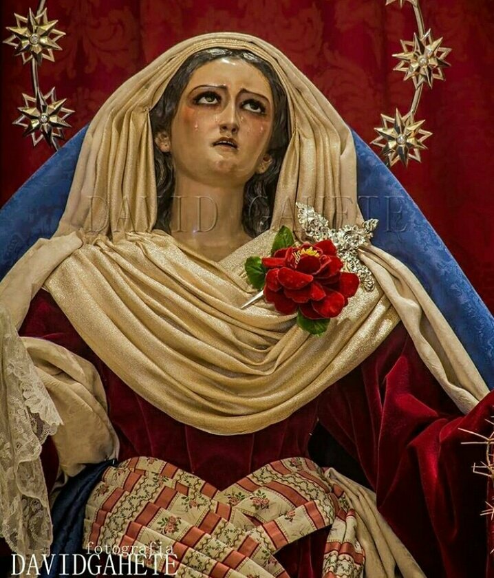 SsantaMLG_'s tweet photo. #HEBREAS19 
Gran Perdón,Amor Doloroso,Amargura Coronada, Nueva Esperanza 
#CofradíasMLG #alcompasmalacitano https://t.co/034pcaRITE