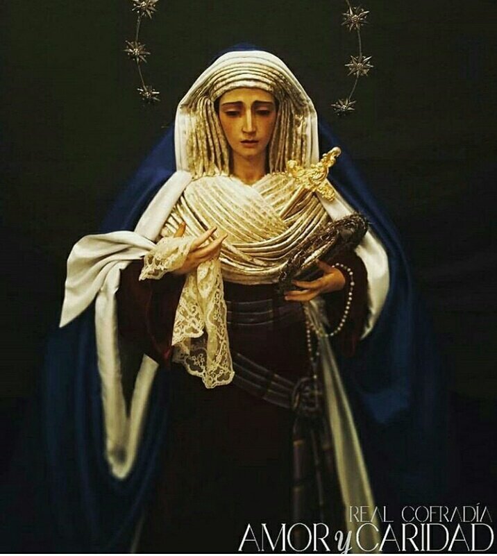 SsantaMLG_'s tweet photo. #HEBREAS19 
Trinidad Coronada, Caridad, Reina de los Cielos, Merced. 
#CofradíasMLG #alcompasmalacitano https://t.co/1XTV6fNYHo