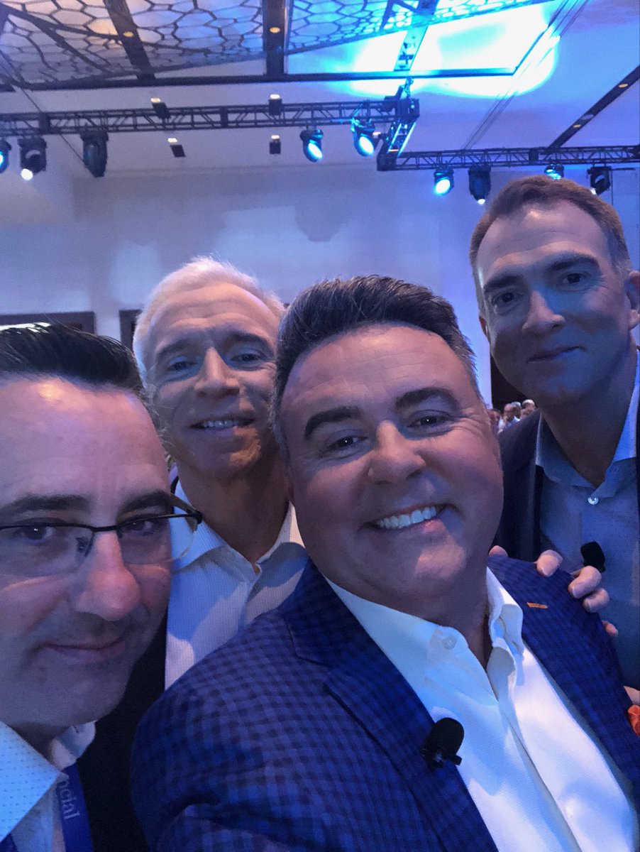 robertfross's tweet image. #LPLMasters about to go live #showtime ⁦@JohnLynchLPL⁩ @yedi31