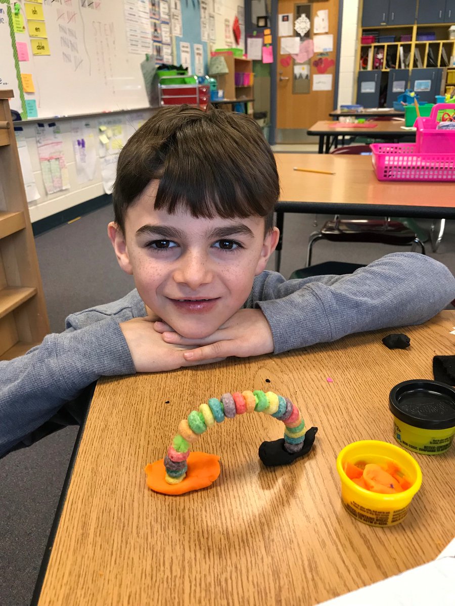 MrsB_KME's tweet photo. How lucky 🍀 are we? 
Shamrock STEM activity with 
Miss Nachreiner as our substitute! 
#MissNrocks #kanelandpride https://t.co/nFaFlcc7kY