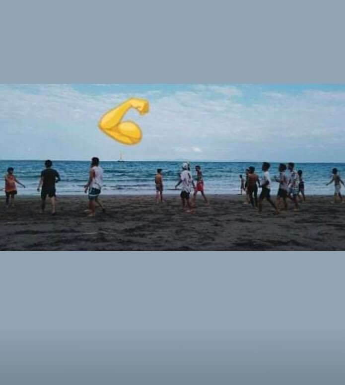 FRNCnaynes's tweet photo. Set hut hut!!
#wackyfam 💪💕
#Americanfootball😂🏈
#bicolexpress 🌶🌶🌶
#coffee ☕
#DoingAllDumbThingsCrazyShits😂
#SolidAsEver💪
#JustARookie https://t.co/24grlMbCLz