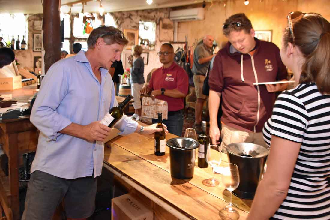 MAININGMENU's tweet photo. #MENU THURSDAY, MARCH 07, 2019 @MusgraveGin Copper, @ConstantiaGlen book, @MuratieWines Harvest festival, #StarlightClassics, #WingerdVista market @Delvera, Asparagus & salmon risotto, Constantia Glen Five
#Wine #SouthAfricanWine #Music @RMB_CIB #RichardCock #gin #brandy #concert https://t.co/l7p43NOmZN