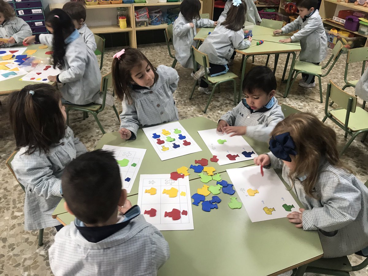 Xtorey_benifaio's tweet photo. #divertimates Jugamos por rincones con el material manipulativo de aula #3años https://t.co/gnRauICSO0