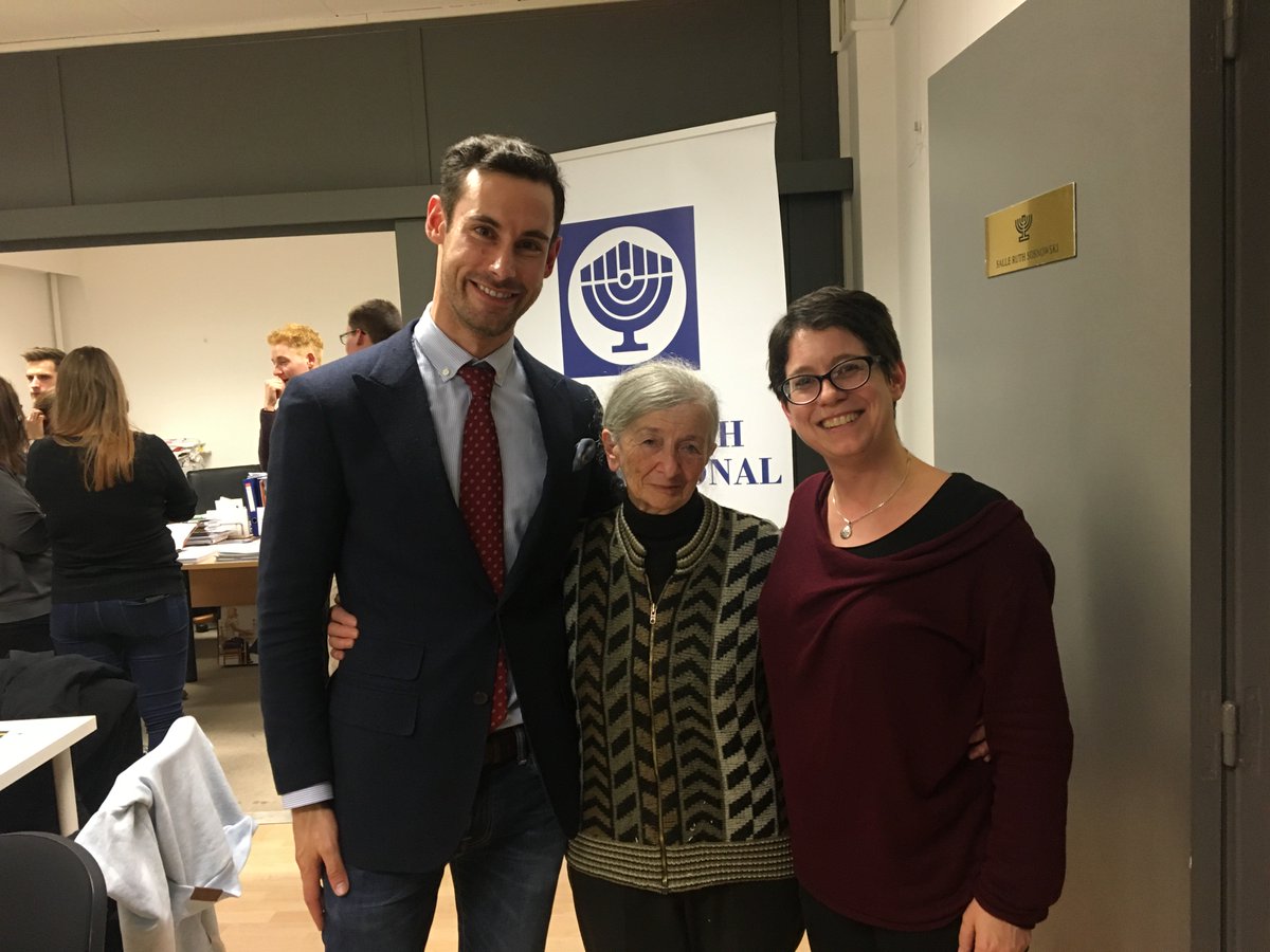 BenjaminNagele's tweet photo. Bewegender Austausch über die Signifikanz von Erinnerungskultur und Antisemitismusbekämpfung mit Zeitzeugin Henriette Kretz, die seit über 20 Jahren unermüdlich die Begegnung mit jungen Menschen sucht, um Ihre Geschichte zu teilen und für Toleranz zu sensibilisieren. https://t.co/CT7LsiHUP7