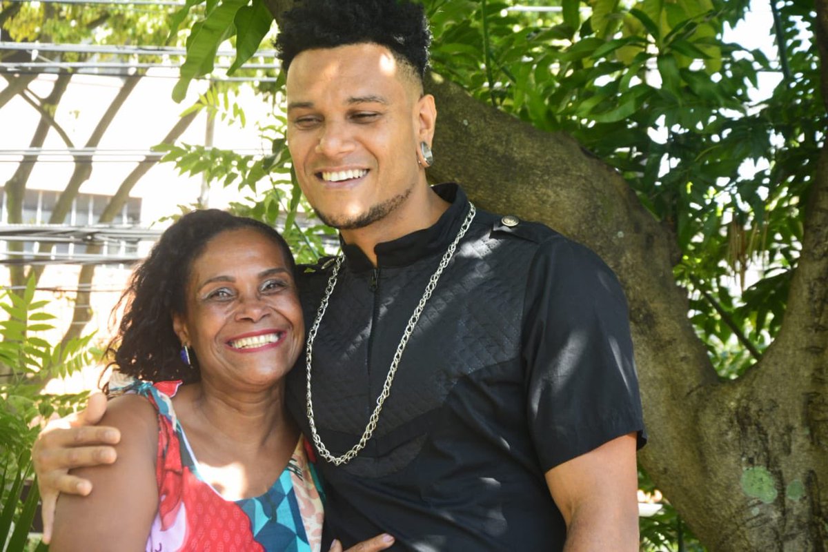 Rogerio_delima's tweet photo. Aí poderemos sorrir como mulheres negras que apesar de todo o sofrimento se negam a chorar #BDSP https://t.co/EmdNCtEG3C