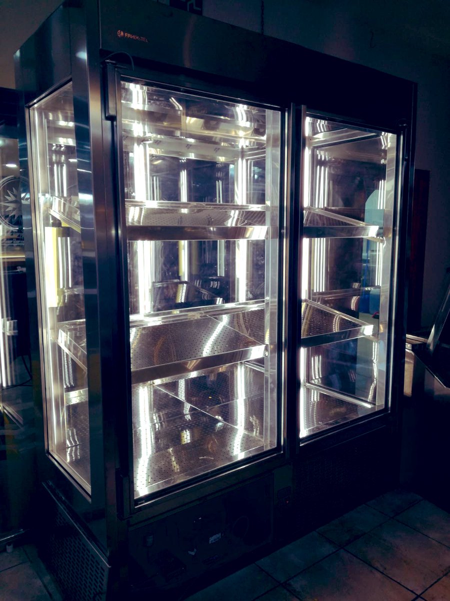 frihostel's tweet photo. NUEVO TRABAJO

Vitrina de pescado y marisco a medida y restauración de vitrinas de barra en el nuevo restaurante 

A ESTRIBOR, uno de los mejores restaurantes para comer en Los Alcázares.

“Servicial y atención son los dos adjetivos que mejor nos definen” https://t.co/XzbDv4lngr