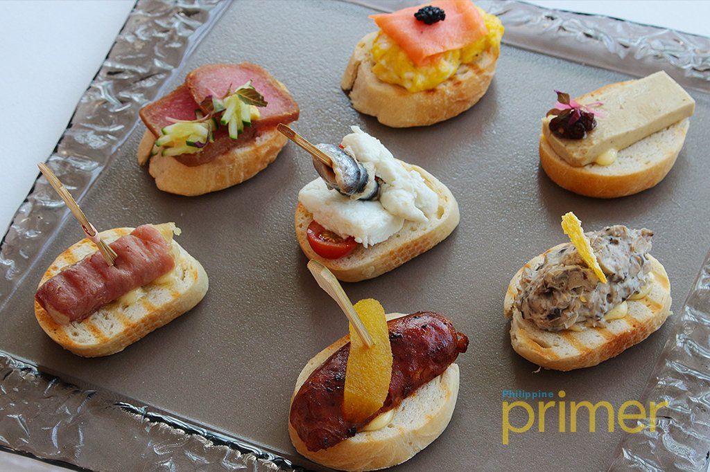 PrimerPH's tweet photo. 8. Taperia
For those looking for a taste of Spanish cuisine, Poblacion gives you Taperia. The restaurant offers authentic Spanish dishes ranging from tapas and pintxos to carvings and rice meals. #PrimerLists #TapasAndPintxos https://t.co/06lif6Y09j