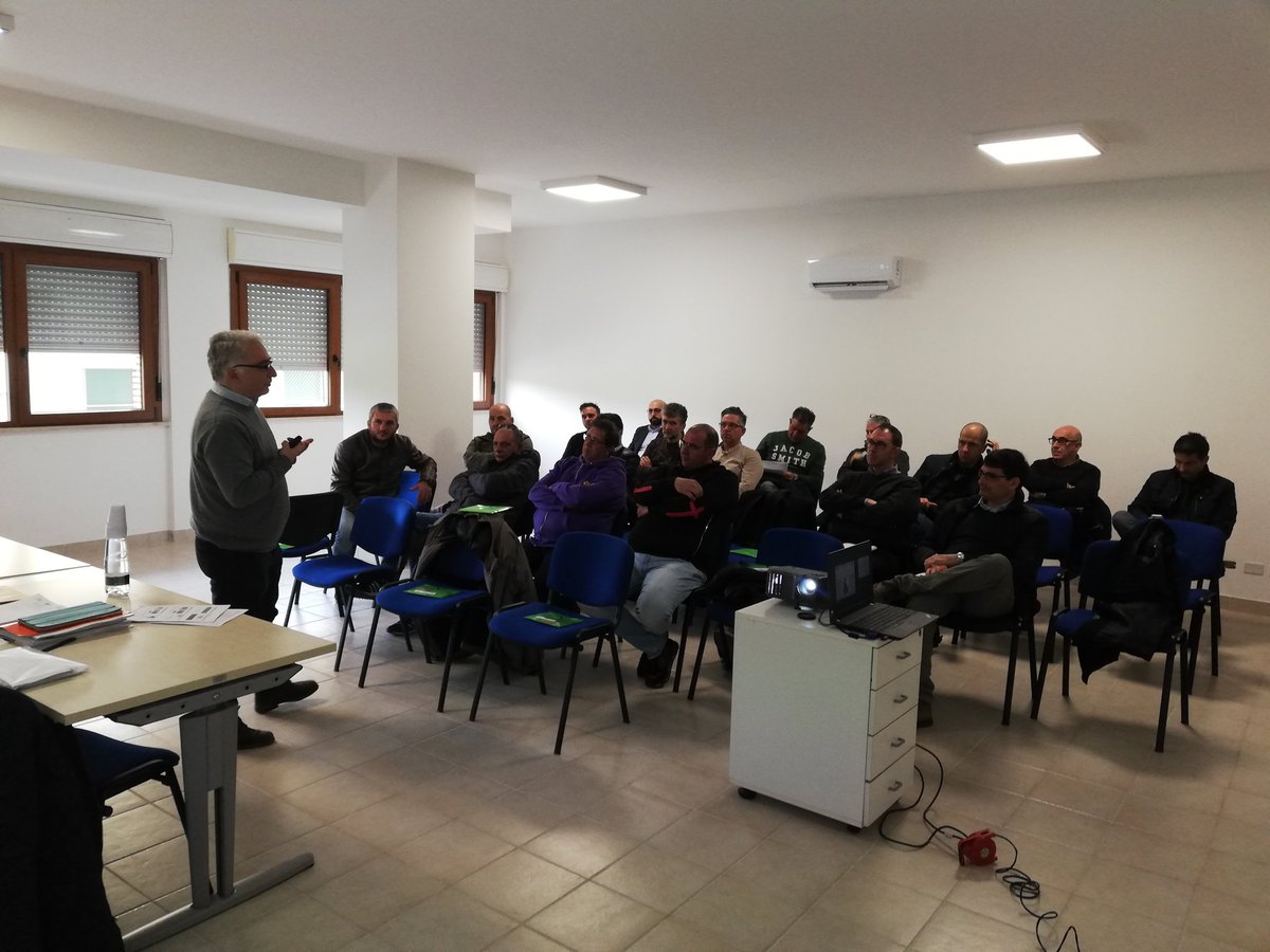 PaoloMasciarel1's tweet photo. Giornata formativa Rls. Net con Roberto Cecere, Inail Inas e Sindnova unite per la salute e la sicurezza dei nostri associati! La Filca di Latina c'è 💪💪💪 con Giovanni Recchia Antonio Mazzola Pasquale Forte Gianni Vani 👏👏👏👏@filcacisllazio #SicurezzaSulLavoro #8marzo https://t.co/EU8qIjSFAQ