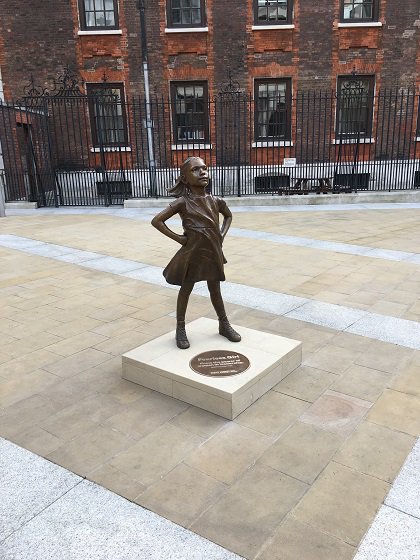 Foxon_Media's tweet photo. What are you doing at lunch? Read this: https://t.co/95GukElpuM then head on over to Paternoster Square to see the #FearlessGirl statue outside the London Stock Exchange. The perfect way to #celebrate #InternationalWomensDay2019 @dominicaribeiro @StateStreetGA #femaleempowerment https://t.co/to1pb3niwa