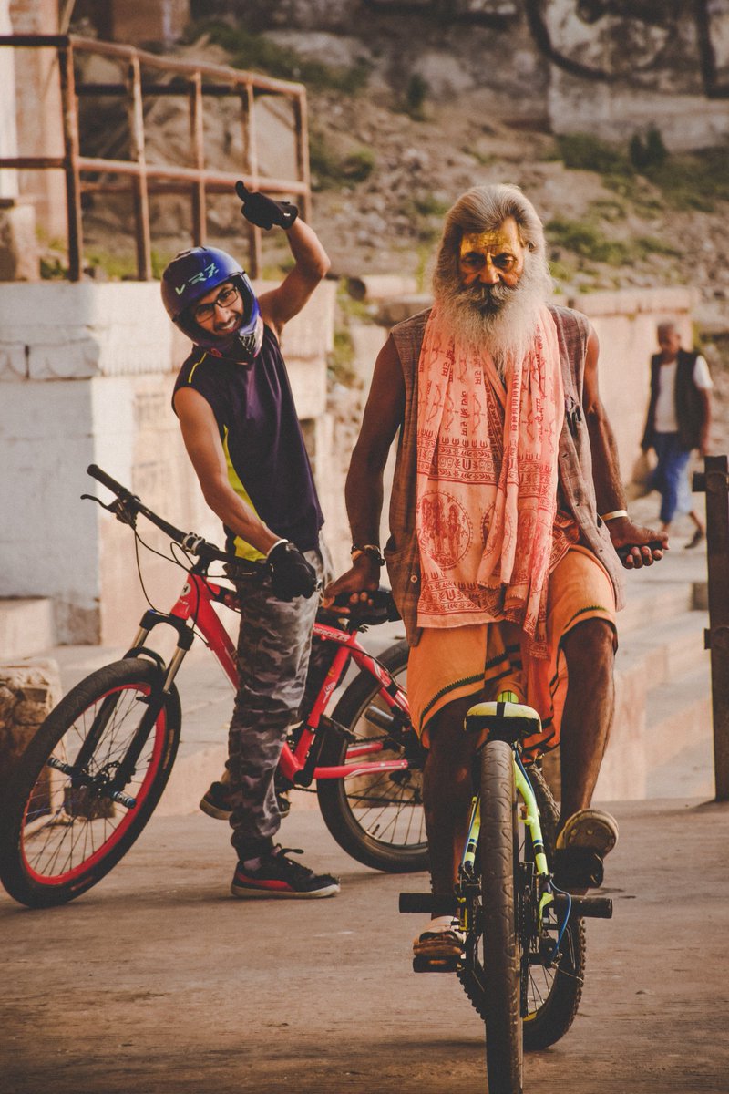 abhishekvrz's tweet photo. Patience made it easier and support of such a great team made this amazing journey worthwhile.
Thank you everyone.
PC- @sumitvbs
#1kinstafamily #teamvrz #lifeononewheel #mtbfreestyleathlete #mtbfreestyleriding #varanasi #kashi #baba #cycling #comeback #abhishekvrz https://t.co/fS114lx7xq