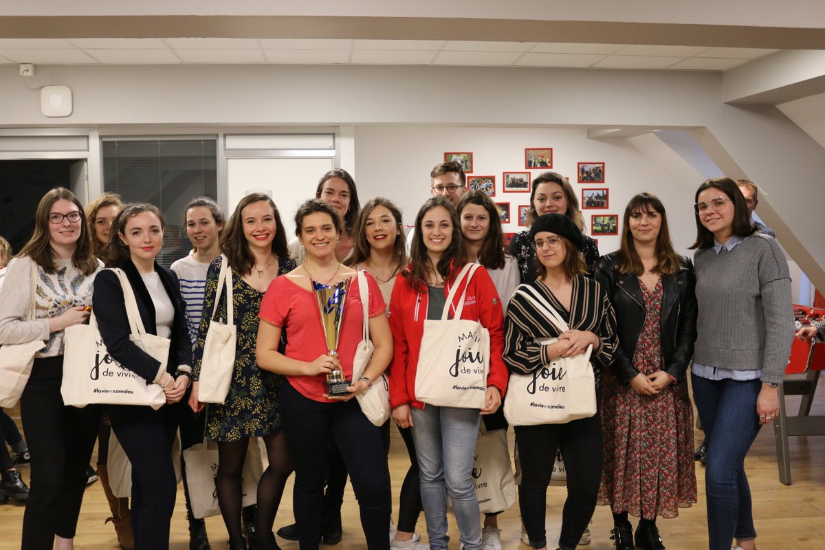 IstcLille's tweet photo. Félicitation aux heureux gagnants du séminaire de communication C1 (O'tera) &amp; C3 (Camaïeu) ! Et encore bravo à toutes les équipes de 1ère et 3ème année pour leurs idées originales ! https://t.co/HMayjW4r9g