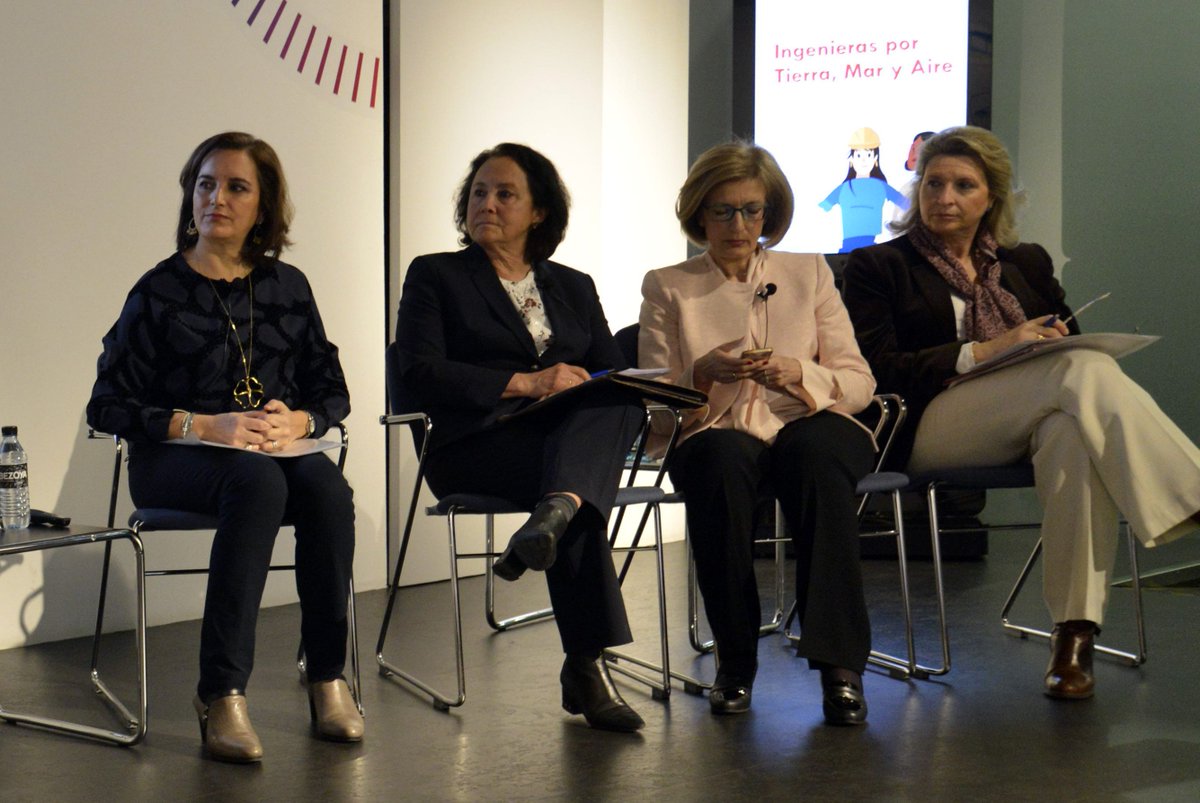 Las invitadas Isabel Maestre, directora de <a href="/AesaSpain/">Agencia Estatal de Seguridad Aérea (AESA)</a>; Carmen de Andrés, primera ingeniera de Caminos, Canales y Puertos en España; Pilar Tejo, primera mujer en recibir el premio AINE; y Sara Gómez, primera mujer en ocupar la dirección <a href="/industrialesupm/">Escuela Industriales</a> #NosSumamosAlCambio #ODS5