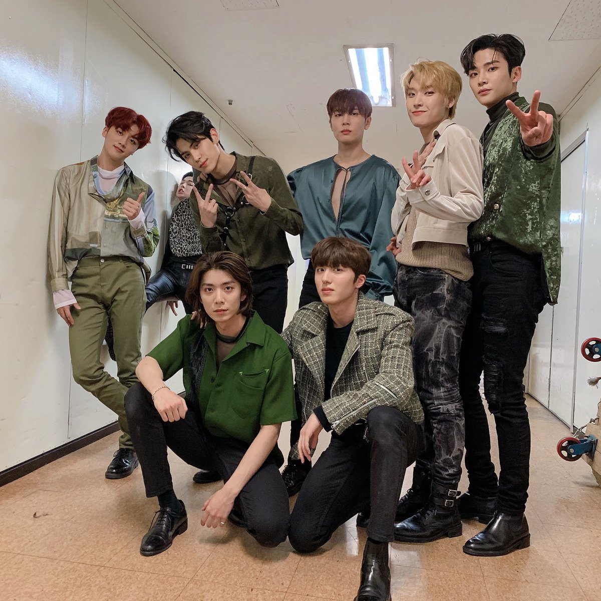 SF9_FANCLUB's tweet photo. [📸] 기분좋은 금요일! SF9과 화끈하게 Friday night! SF9처럼 Groovy하게😎

#SF9 #에스에프나인 #예뻐지지마 @SF9official https://t.co/GKIcm1gWvm
