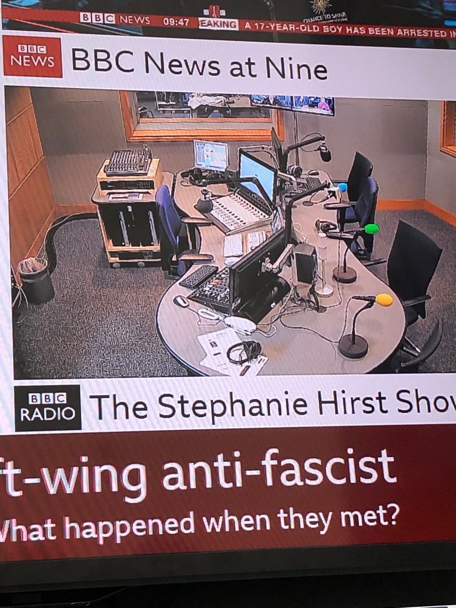 The hot seats await! With ⁦<a href="/RevellWardKaren/">Karen Borowski</a>⁩ for #InternationalWomensDay on the ⁦<a href="/StephanieHirst/">Stephanie Hirst</a>⁩ show on ⁦<a href="/BBCLeeds/">BBC Leeds</a>⁩