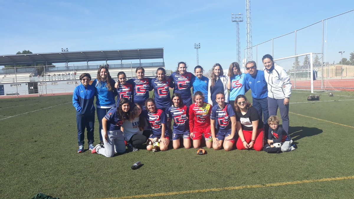 LucecorC's tweet photo. Hoy 8 de Marzo, día internacional de la mujer.
Por la igualdad, porque el fútbol ⚽️ no entiende de géneros 👩 👨 #guerreras
Nuestras #aficionadas que nos acompañan cada partido, y son parte esencial de nuestros triunfos! Go Lucecor #somosfabricadetalento #seguimoscreciendo https://t.co/z2YPidfixy