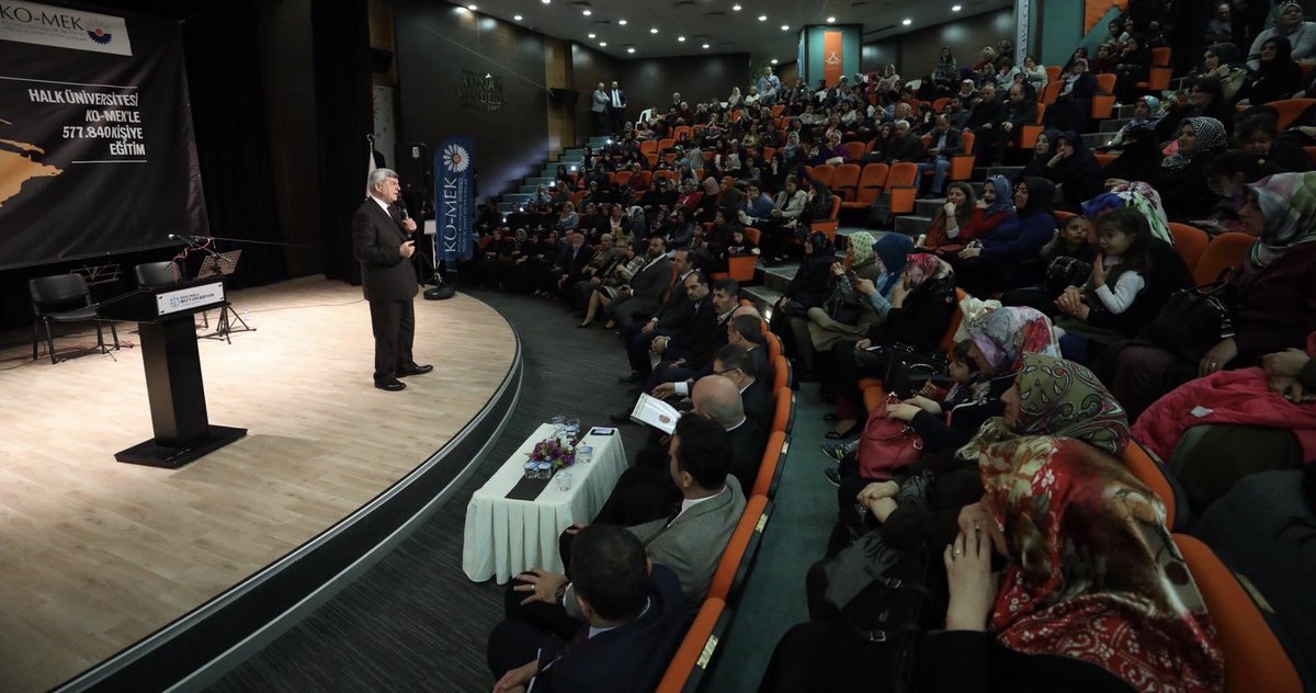 KocaeliBaskani's tweet photo. Bugün Darıca’mızı renklere boyayan yöresel zenginliğimizi kentimize taşıyan KO-MEK kursiyerlerimize ve onların meslekî eğitimini sağlayan usta öğreticilerimize teşekkürlerimi sunuyorum.
 
İlçe Sergimiz hayırlı - uğurlu olsun… https://t.co/d6f6MUt1h0