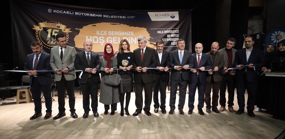 KocaeliBaskani's tweet photo. Bugün Darıca’mızı renklere boyayan yöresel zenginliğimizi kentimize taşıyan KO-MEK kursiyerlerimize ve onların meslekî eğitimini sağlayan usta öğreticilerimize teşekkürlerimi sunuyorum.
 
İlçe Sergimiz hayırlı - uğurlu olsun… https://t.co/d6f6MUt1h0