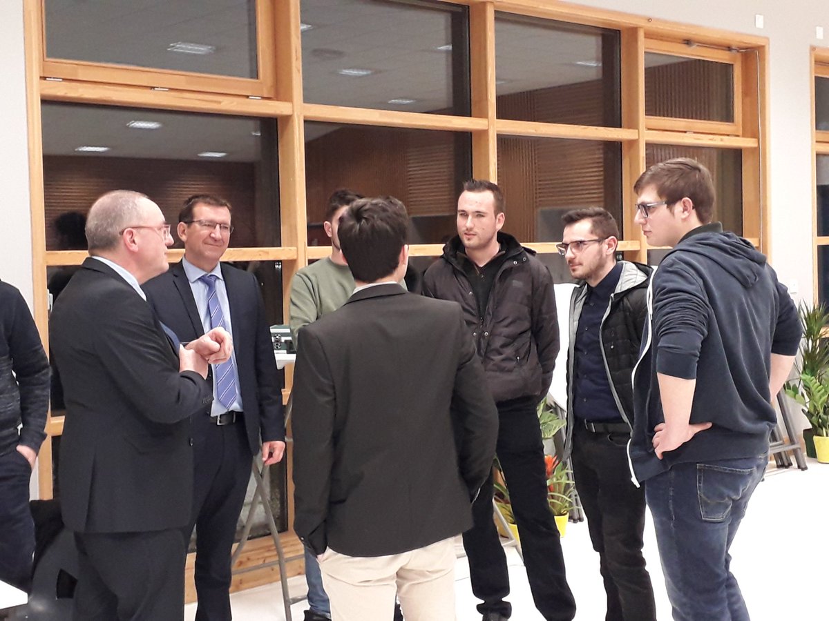 Rencontre du CA de la CL de la Côte St André.
Une soirée de PARTAGE avec la présentation de 3 belles initiatives locales;D'ÉCHANGES avec les représentants de CR et de la  CONVIVIALITÉ  avec les clients et les équipiers!🎉
C'est ça,l'esprit d'une banque Mutualiste !
<a href="/ca_centrest/">Crédit Agricole Centre-est</a>
