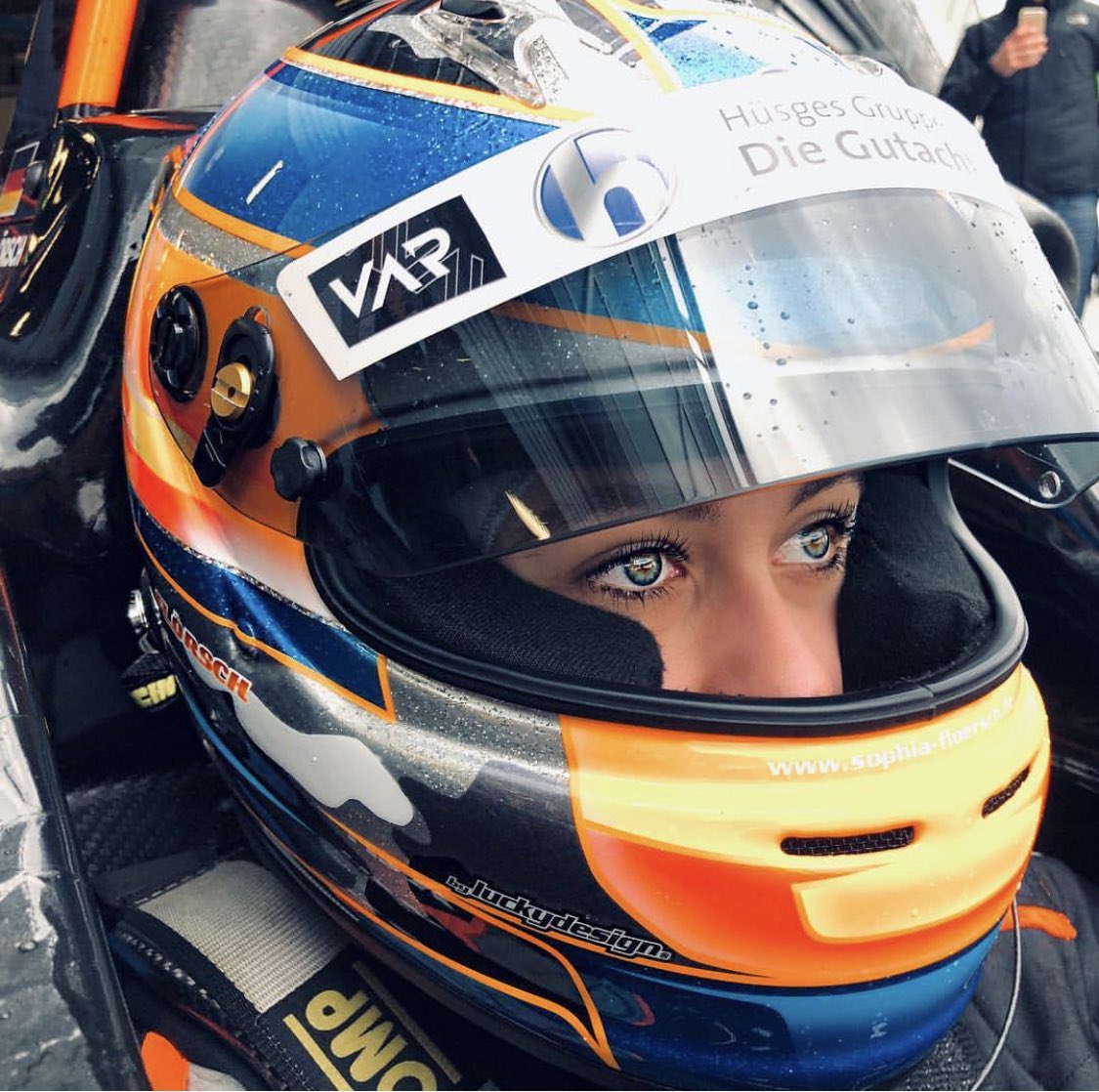 Fhabsburg62's tweet image. @SophiaFloersch Hoffe du hast es dir gemütlich gemacht im Auto und freust dich auf DEINE saison 💪🏼 Genial dich wieder im Auto zu sehen erst nach 4 Monaten ‼️ 
Bis Hockenheim 😉 #inspiration #hackmode @Formula_EM_