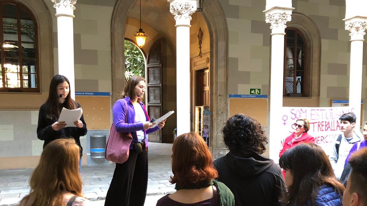 CIC_BTX's tweet photo. Avui l’alumnat de literatura ha preparat per als companys del @stMiq la ruta Maria Aurèlia Capmany FELIÇMENT SOC UNA DONA! @al_literacio @sicafe https://t.co/2zv01rEWky