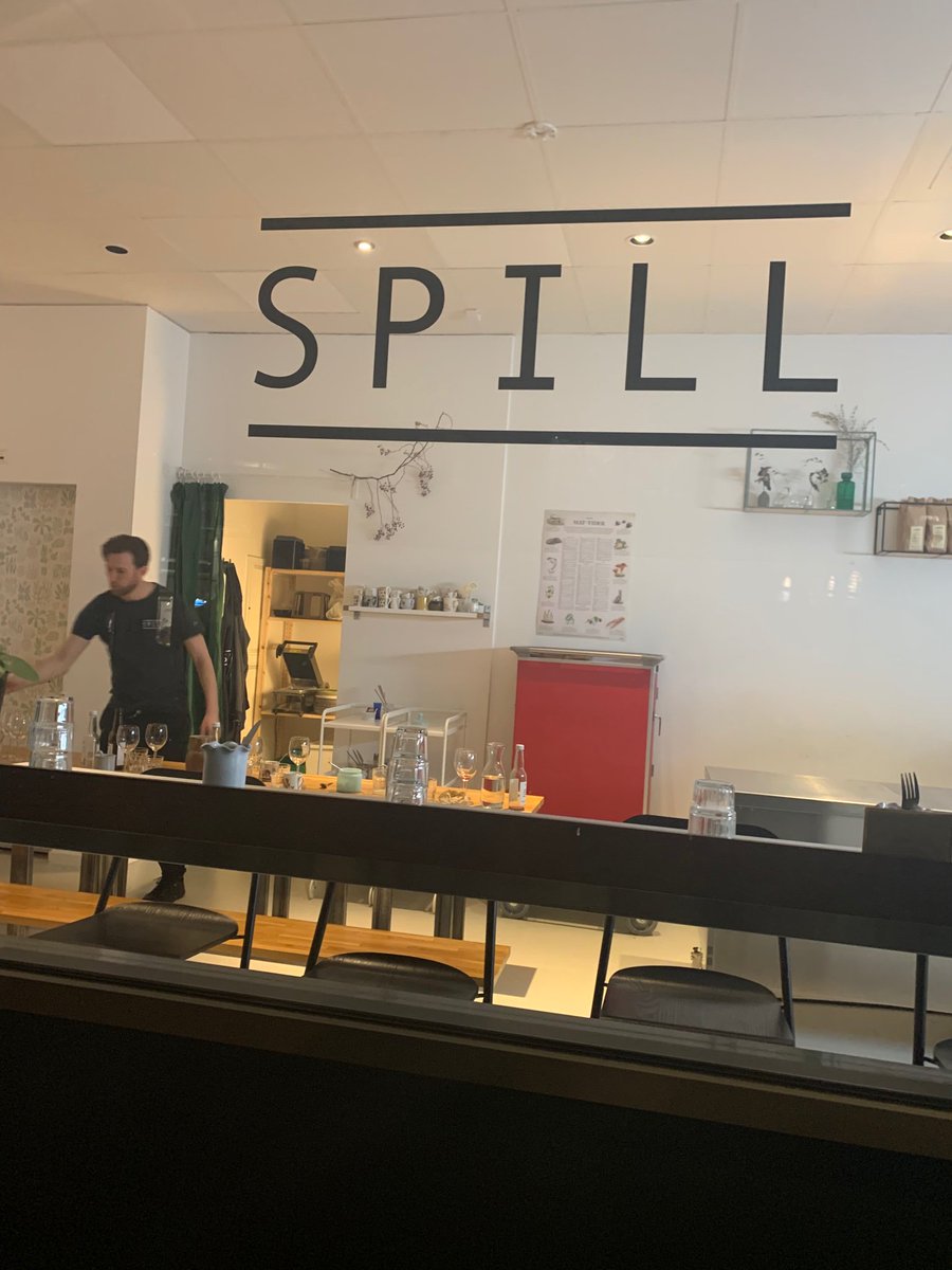 ValentinaSchip3's tweet photo. @UrbanWINS 
Reducing our footprint eating #spill food @ https://t.co/VettAa2nU2 https://t.co/NoVSYubVLx