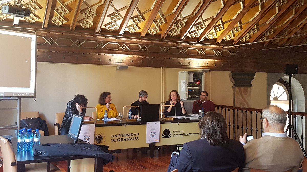elquellegatarde's tweet photo. Con @inchocordero,  @YoMarioTorre y @ProsumidorSoc continúa la mesa del simposio #AEIC @fcd_ugr @CanalUGR Pensamiento, #activismo, #RedesSociales... @Transmedia_UGR https://t.co/geu80rhuqA
