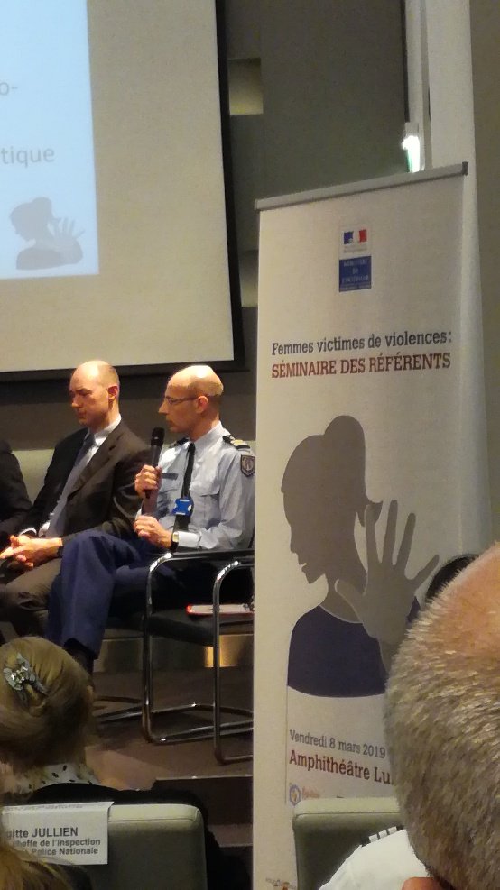 UNPJ_GN's tweet photo. #MAEVAS pourra rĂ©sorber les #inĂ©galitĂ©s #territoriales en Ă©tant dĂ©ployĂ©e dans les zones Ă©loignĂ©es des #UMJ, Ă©galement pour l'Outre-mer et les #prisons. Elle mixe l'aspect #criminalistique (aide aux #enquĂȘteurs) et l'aspect aide Ă la victime (lien avec les #associations). https://t.co/j381yzgdEm
